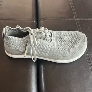 Altra Vali Knit Women's Shoes Gray/White AFW1884A-1 Size 7.5 (used).